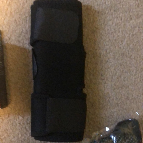 Sports injury/protective gear - Picture 4 of 6